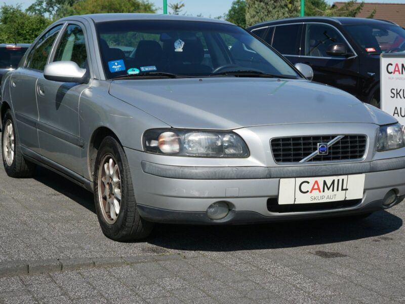 Volvo S60 Zacna limuzyna w benzynie. Klima, I (2000-2010)