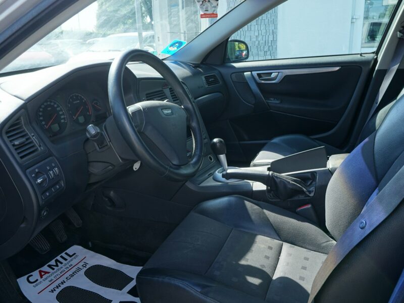 Volvo S60 Zacna limuzyna w benzynie. Klima, I (2000-2010)
