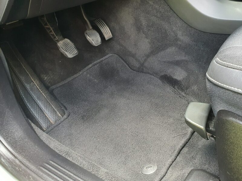 Volvo V40 2.0 D2 120KM # Momentum # Navi # Climatronic # Skóra # BIAŁY !!! II (2012-)