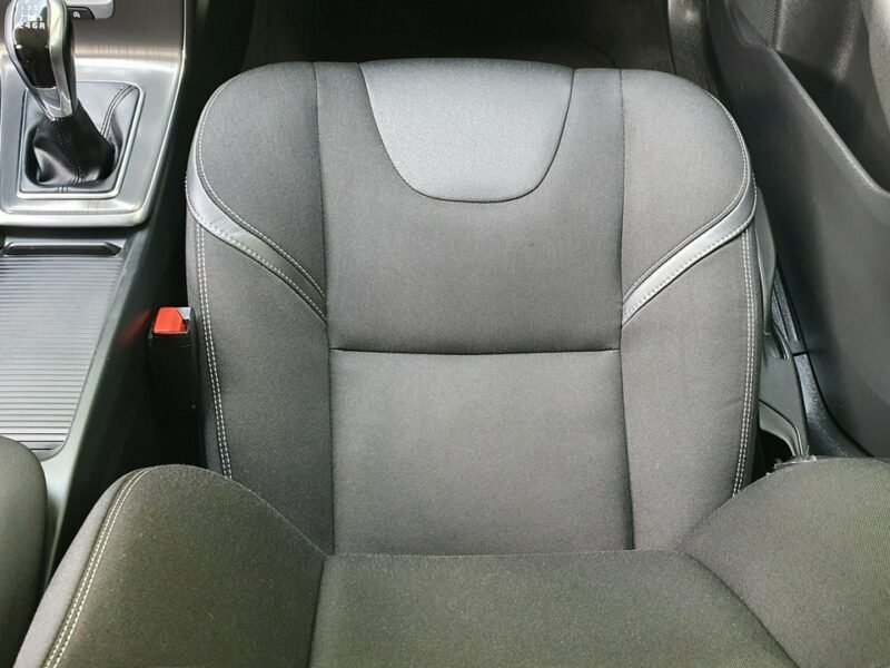 Volvo V40 2.0 D2 120KM # Momentum # Navi # Climatronic # Skóra # BIAŁY !!! II (2012-)
