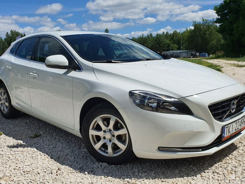 Volvo V40 2.0 D2 120KM # Momentum # Navi # Climatronic # Skóra # BIAŁY !!! II (2012-)