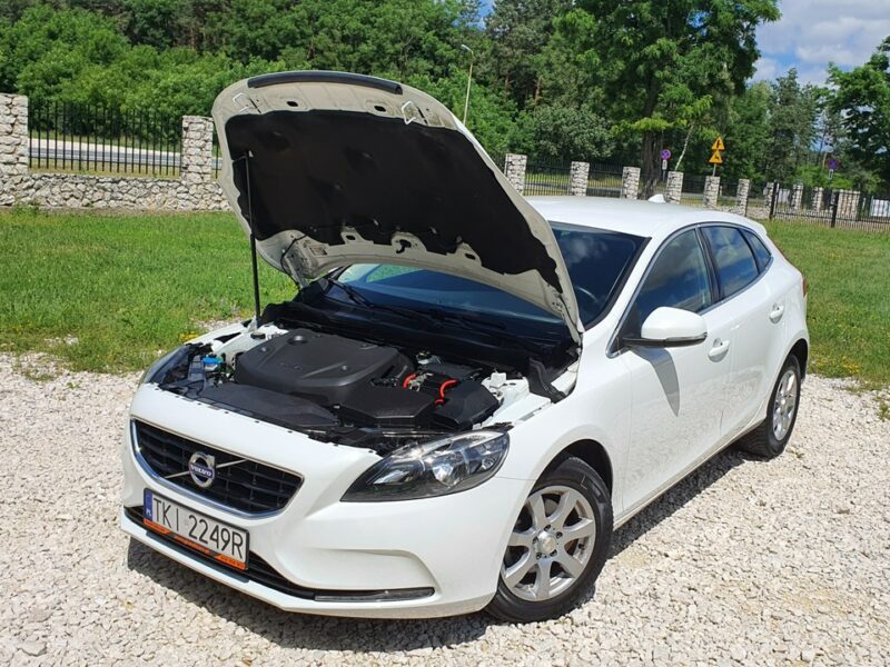 Volvo V40 2.0 D2 120KM # Momentum # Navi # Climatronic # Skóra # BIAŁY !!! II (2012-)