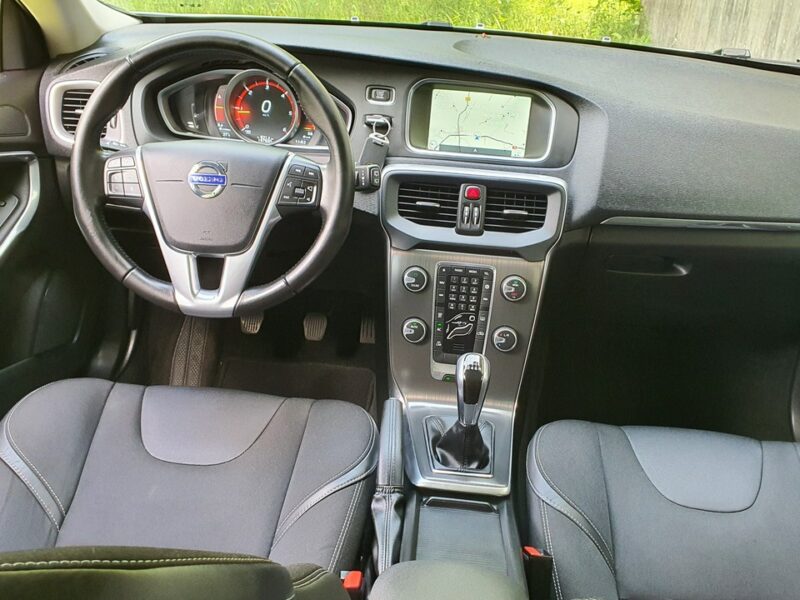 Volvo V40 2.0 D2 120KM # Momentum # Navi # Climatronic # Skóra # BIAŁY !!! II (2012-)
