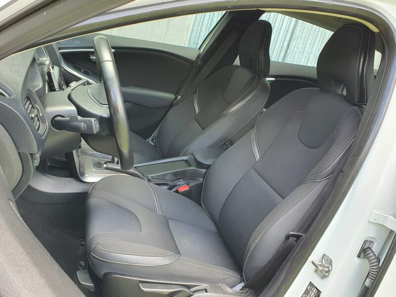 Volvo V40 2.0 D2 120KM # Momentum # Navi # Climatronic # Skóra # BIAŁY !!! II (2012-)