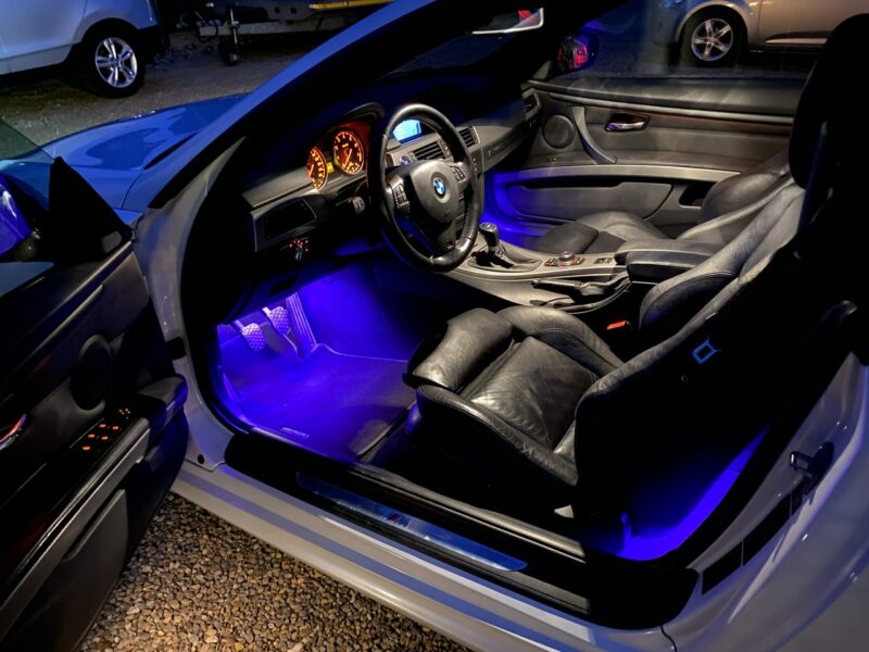 BMW 320 2.0 M Pakiet full opcja biała perła ledy bi xenon nawi alu 19 E90E91E92E93(2005-2012)