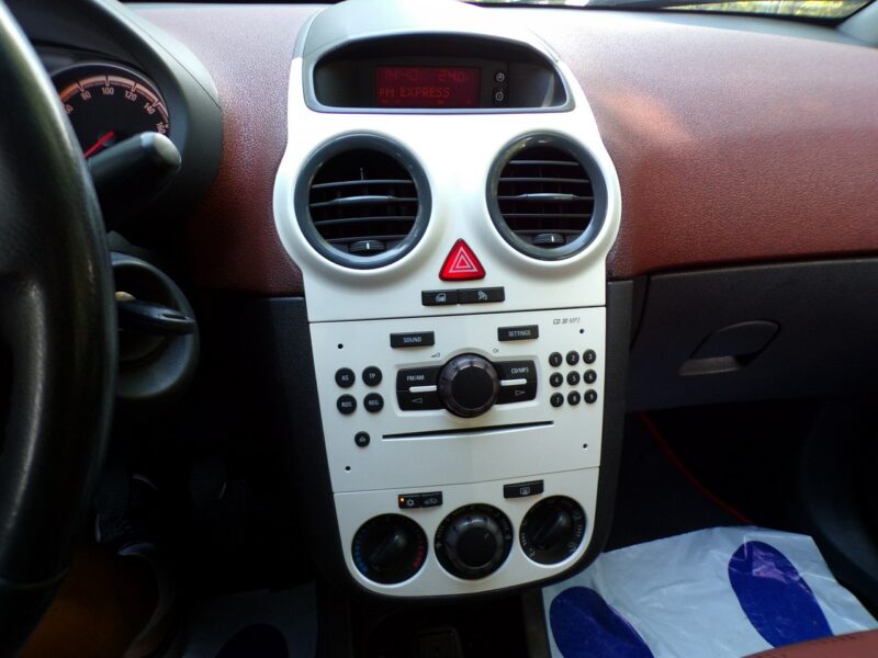 Opel Corsa Lift /Klimatyzacja /Gwarancja /1,4 /100KM / 2011R D (2006-2014)