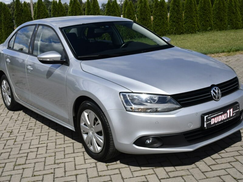 Volkswagen Jetta 1,2Turbo DUDKI11 Serwis,Navi,Klimatr 2 str.Tempomat.kredyt.OKAZJA A6 (2010-)