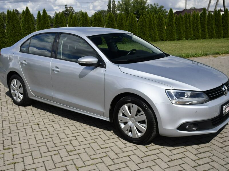 Volkswagen Jetta 1,2Turbo DUDKI11 Serwis,Navi,Klimatr 2 str.Tempomat.kredyt.OKAZJA A6 (2010-)