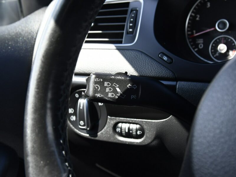 Volkswagen Jetta 1,2Turbo DUDKI11 Serwis,Navi,Klimatr 2 str.Tempomat.kredyt.OKAZJA A6 (2010-)