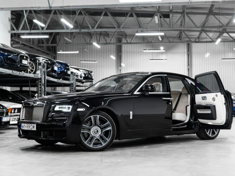 Rolls-Royce Ghost 6.6 V12 570KM. Gwiezdny sufit Starlight. Salon PL. 1 właściciel. FV23%