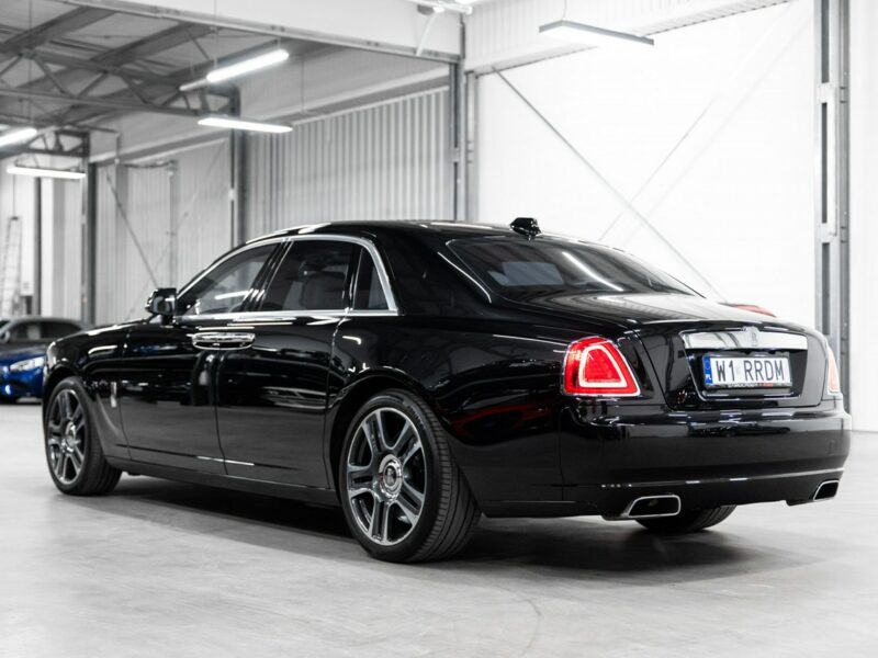 Rolls-Royce Ghost 6.6 V12 570KM. Gwiezdny sufit Starlight. Salon PL. 1 właściciel. FV23%