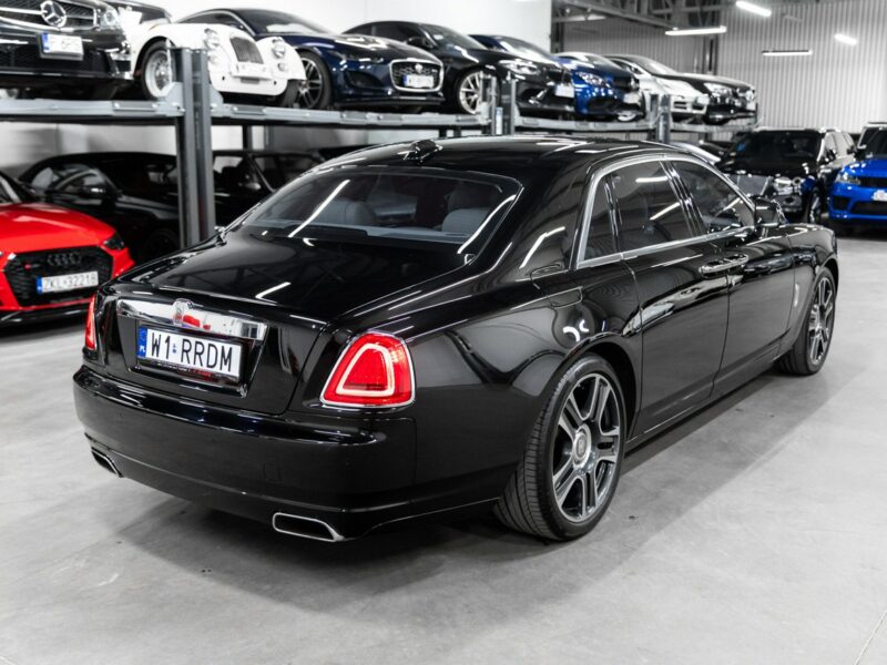 Rolls-Royce Ghost 6.6 V12 570KM. Gwiezdny sufit Starlight. Salon PL. 1 właściciel. FV23%