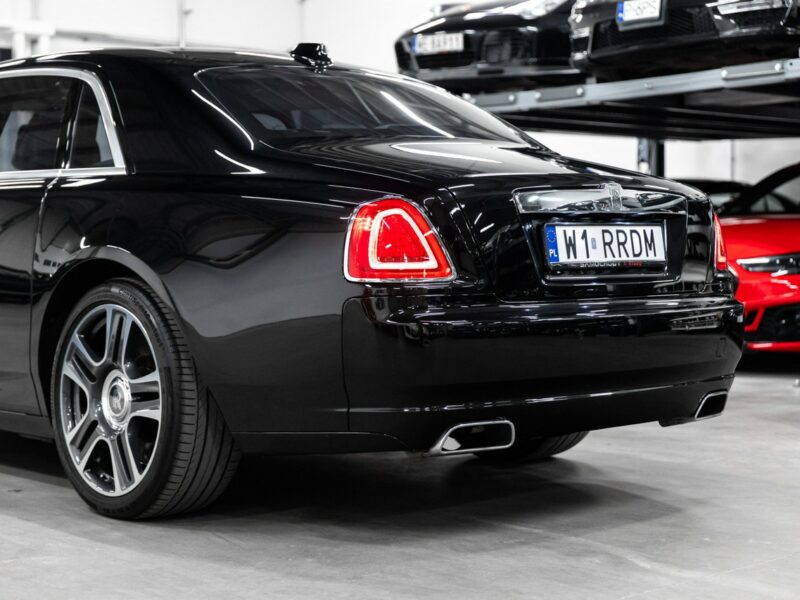 Rolls-Royce Ghost 6.6 V12 570KM. Gwiezdny sufit Starlight. Salon PL. 1 właściciel. FV23%