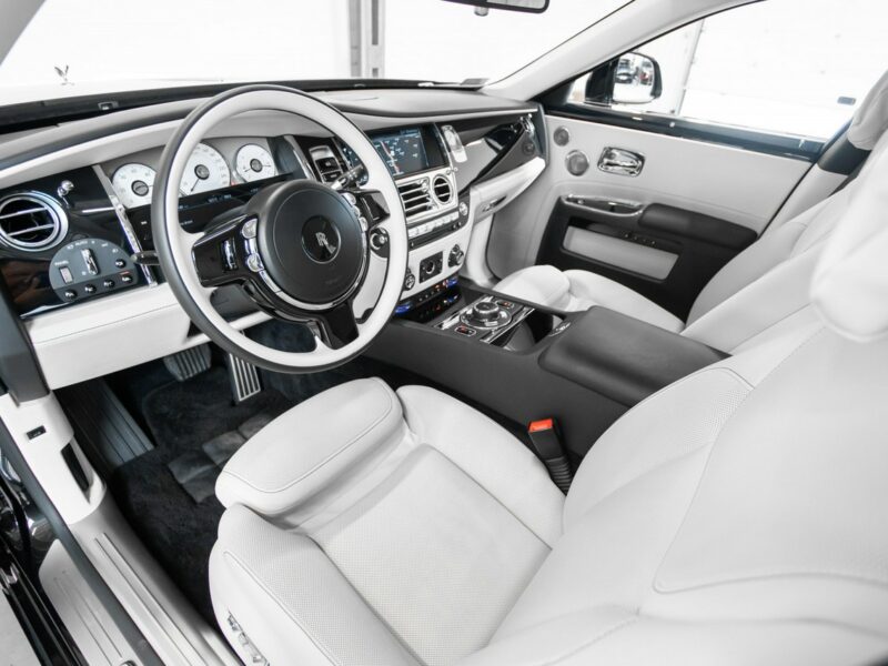 Rolls-Royce Ghost 6.6 V12 570KM. Gwiezdny sufit Starlight. Salon PL. 1 właściciel. FV23%