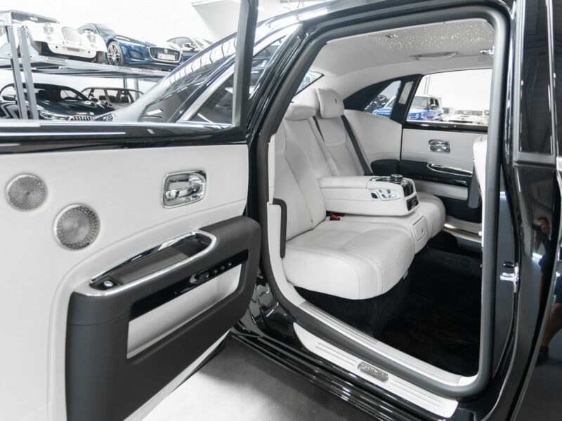 Rolls-Royce Ghost 6.6 V12 570KM. Gwiezdny sufit Starlight. Salon PL. 1 właściciel. FV23%