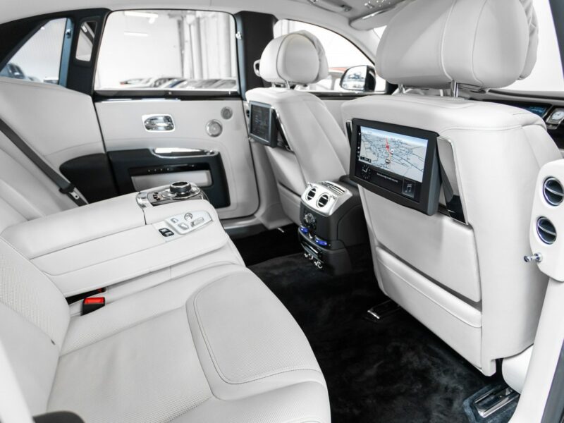 Rolls-Royce Ghost 6.6 V12 570KM. Gwiezdny sufit Starlight. Salon PL. 1 właściciel. FV23%