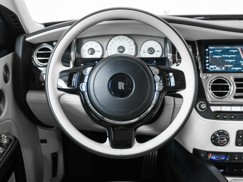 Rolls-Royce Ghost 6.6 V12 570KM. Gwiezdny sufit Starlight. Salon PL. 1 właściciel. FV23%