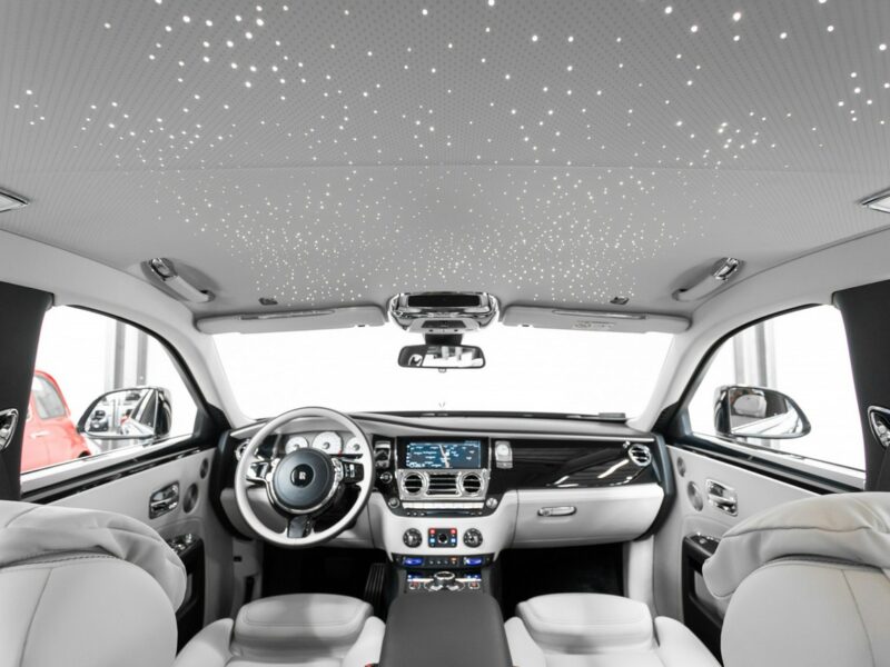 Rolls-Royce Ghost 6.6 V12 570KM. Gwiezdny sufit Starlight. Salon PL. 1 właściciel. FV23%