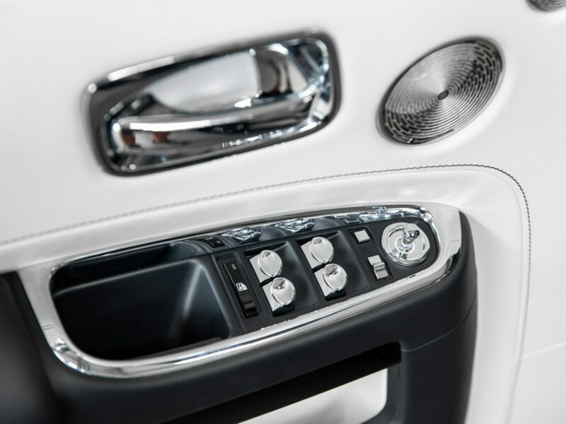 Rolls-Royce Ghost 6.6 V12 570KM. Gwiezdny sufit Starlight. Salon PL. 1 właściciel. FV23%