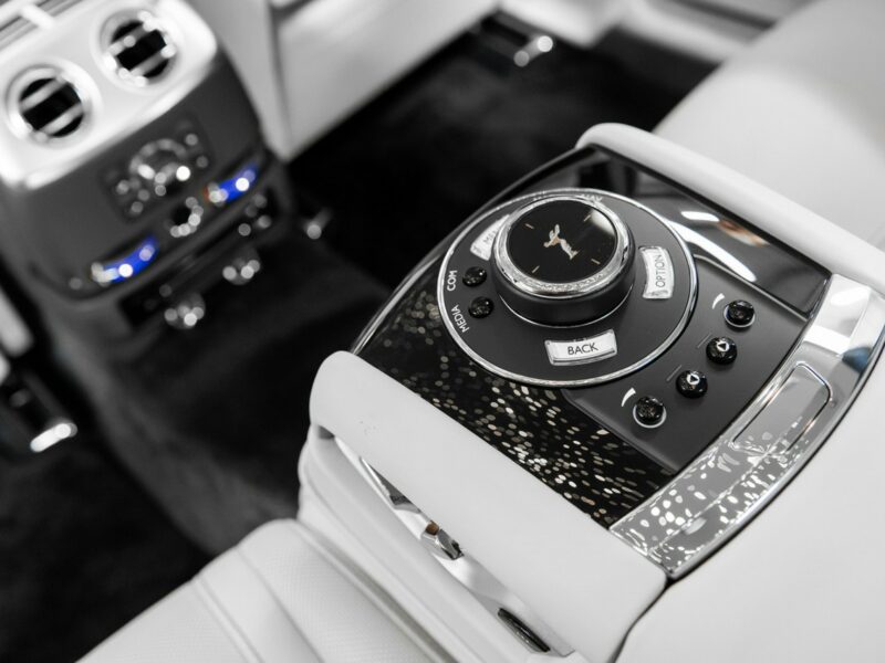 Rolls-Royce Ghost 6.6 V12 570KM. Gwiezdny sufit Starlight. Salon PL. 1 właściciel. FV23%