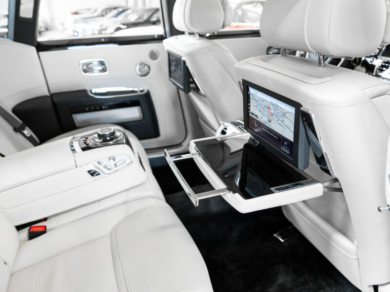 Rolls-Royce Ghost 6.6 V12 570KM. Gwiezdny sufit Starlight. Salon PL. 1 właściciel. FV23%