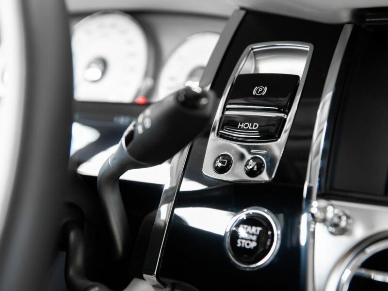 Rolls-Royce Ghost 6.6 V12 570KM. Gwiezdny sufit Starlight. Salon PL. 1 właściciel. FV23%
