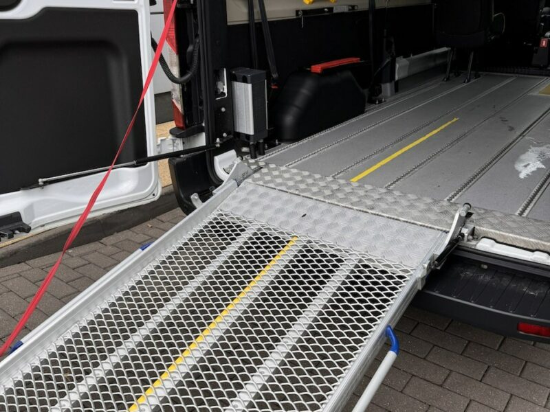 Ford Transit 350 Kombi 2.0TDCI 130PS platforma na wózek VII (2013-)