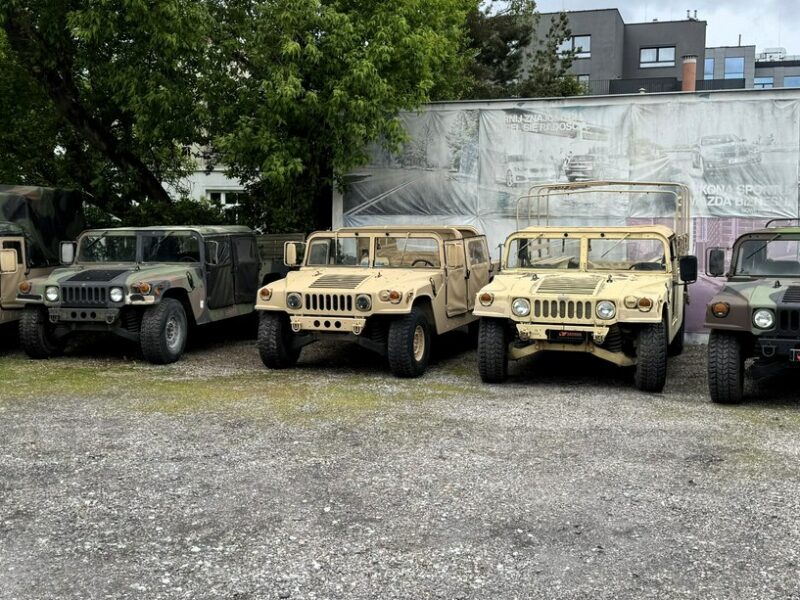 Hummer H1 Posiadamy każdą konfiguracje, chcesz Hummera zadzwoń dogadamy się.