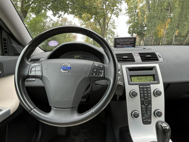 Volvo V50 Volvo V50 Lift 2011r 2.0B Nawigacja Climatronic Alufelgi Hak Zarejestr II (2007-)