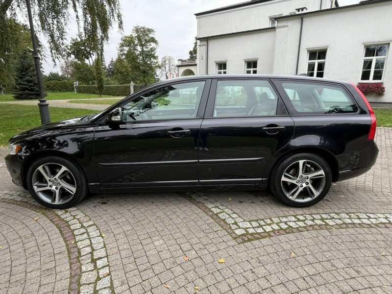 Volvo V50 Volvo V50 Lift 2011r 2.0B Nawigacja Climatronic Alufelgi Hak Zarejestr II (2007-)