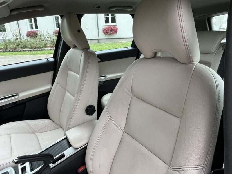 Volvo V50 Volvo V50 Lift 2011r 2.0B Nawigacja Climatronic Alufelgi Hak Zarejestr II (2007-)