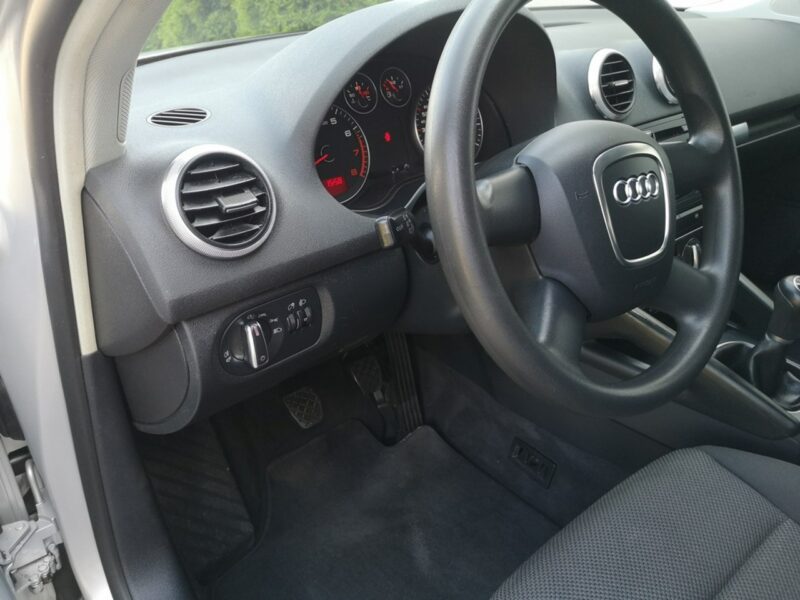 Audi A3 1.6 MPI 102KM SPORTBACK Klimatronic Isofix Alu Serwis Gwarancja 8P (2003-2012)