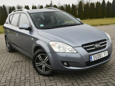 Kia Cee'd 1,6benz Szyberdach.Hak.Pół-Skóry.Klimatronic 2 STR.Serwis I (2006-2012)