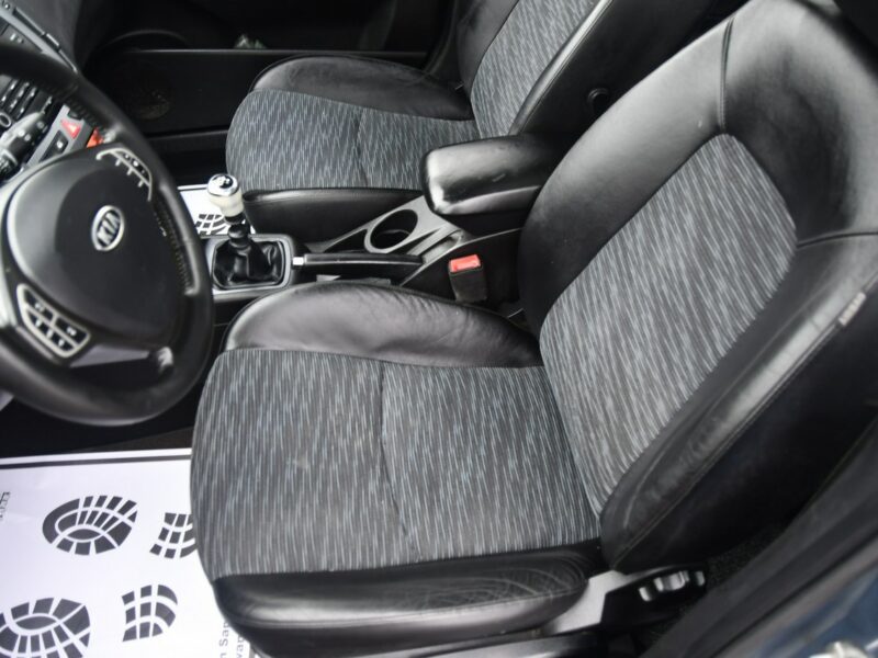 Kia Cee'd 1,6benz Szyberdach.Hak.Pół-Skóry.Klimatronic 2 STR.Serwis I (2006-2012)
