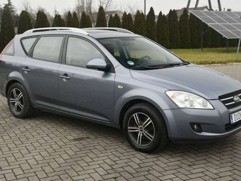 Kia Cee'd 1,6benz Szyberdach.Hak.Pół-Skóry.Klimatronic 2 STR.Serwis I (2006-2012)