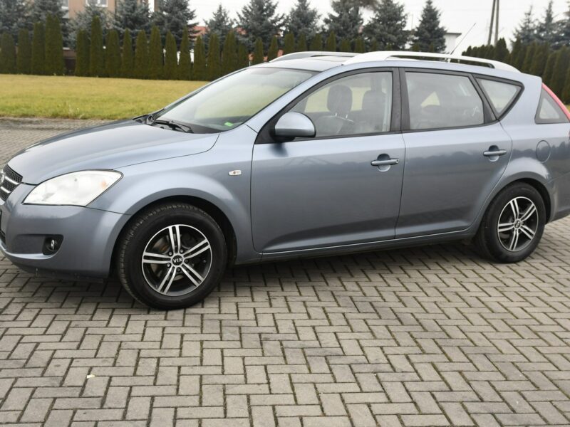 Kia Cee'd 1,6benz Szyberdach.Hak.Pół-Skóry.Klimatronic 2 STR.Serwis I (2006-2012)