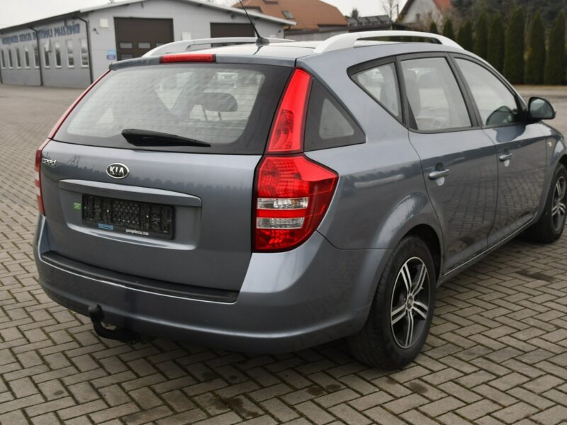 Kia Cee'd 1,6benz Szyberdach.Hak.Pół-Skóry.Klimatronic 2 STR.Serwis I (2006-2012)