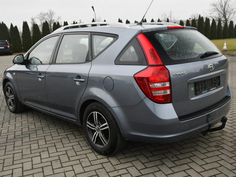 Kia Cee'd 1,6benz Szyberdach.Hak.Pół-Skóry.Klimatronic 2 STR.Serwis I (2006-2012)