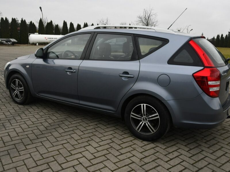 Kia Cee'd 1,6benz Szyberdach.Hak.Pół-Skóry.Klimatronic 2 STR.Serwis I (2006-2012)