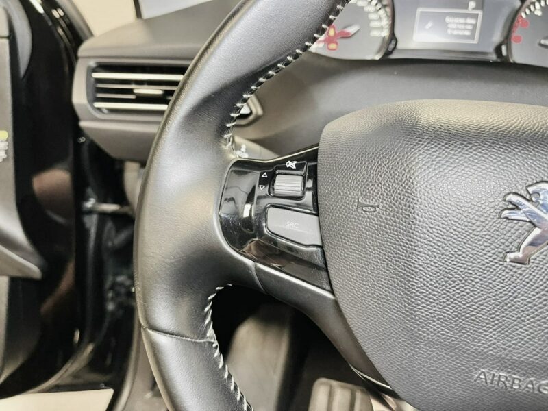 Peugeot 308 SW 2.0 Blue-HDi 150KM*Automat*Full LED*Lift*Navi GPS*Kamera*Alu GT 17 III (2013-)
