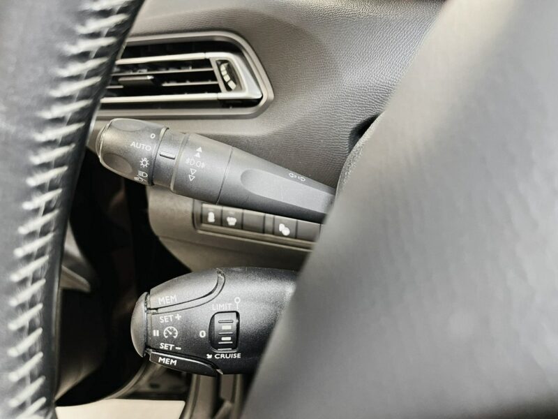 Peugeot 308 SW 2.0 Blue-HDi 150KM*Automat*Full LED*Lift*Navi GPS*Kamera*Alu GT 17 III (2013-)