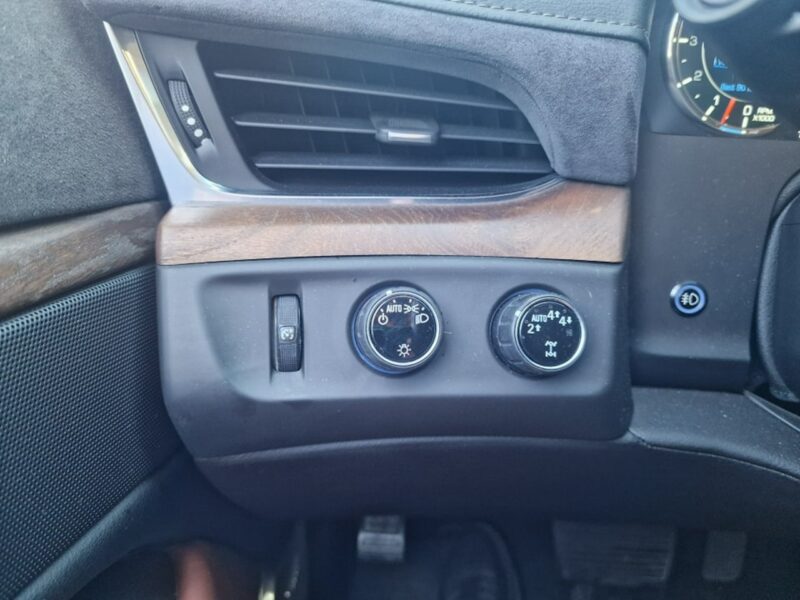 Cadillac Escalade 6.2 Benzyna V8 410 KM, 4x4, DVD, 3 Monitory, Full LED, Kamery 360, Hak IV (2015-)