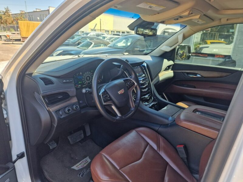 Cadillac Escalade 6.2 Benzyna V8 410 KM, 4x4, DVD, 3 Monitory, Full LED, Kamery 360, Hak IV (2015-)