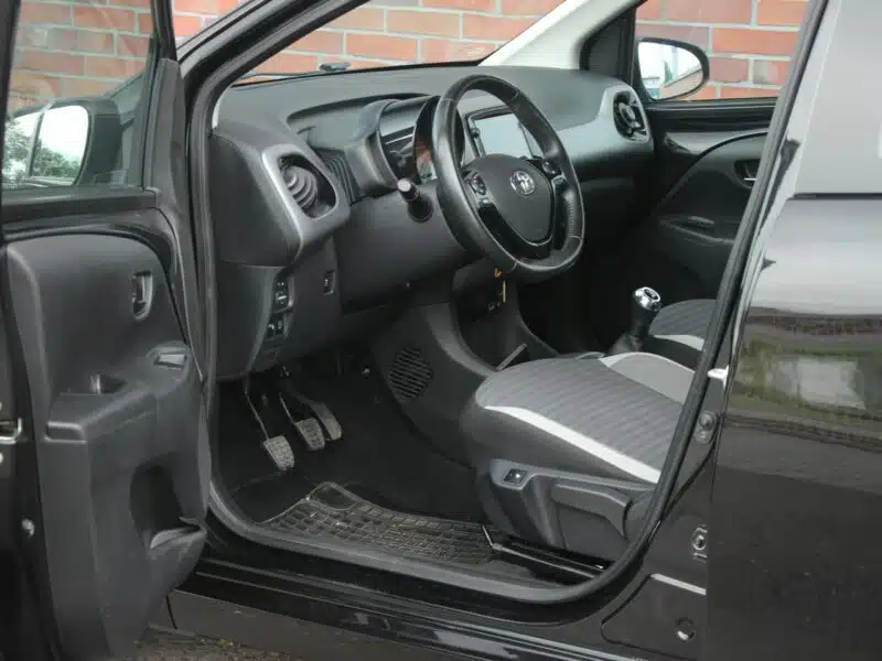 Toyota Aygo 11.2018*Navi*Klima*GrzaneFotele*Kamera*Esp*Led*BT*Alu*Android*GwarVGS II (2014-)