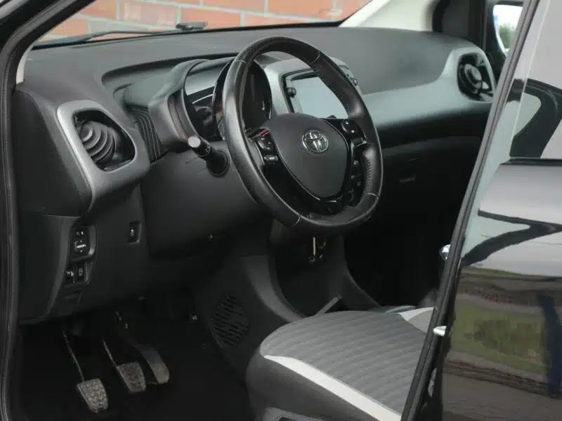 Toyota Aygo 11.2018*Navi*Klima*GrzaneFotele*Kamera*Esp*Led*BT*Alu*Android*GwarVGS II (2014-)