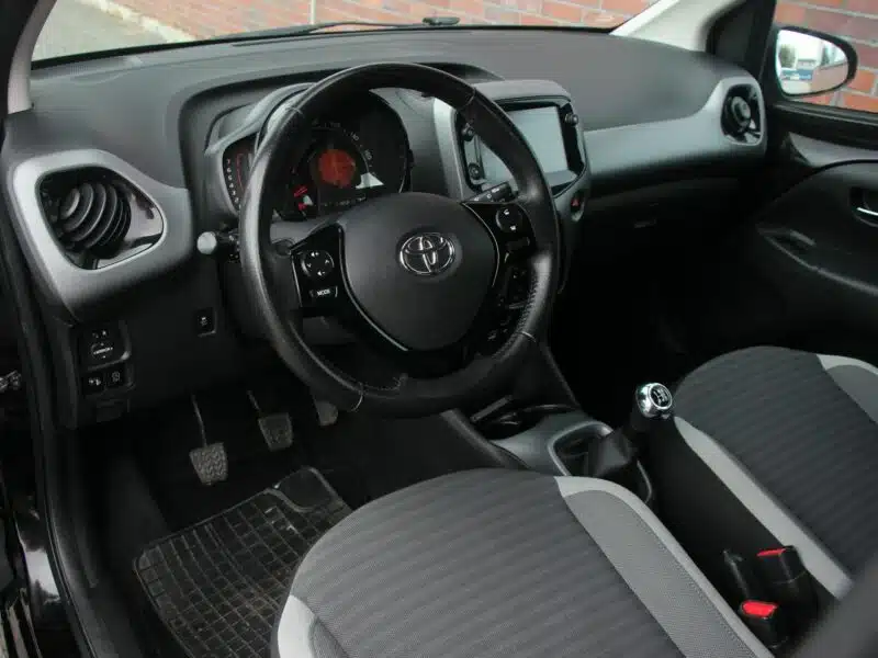 Toyota Aygo 11.2018*Navi*Klima*GrzaneFotele*Kamera*Esp*Led*BT*Alu*Android*GwarVGS II (2014-)