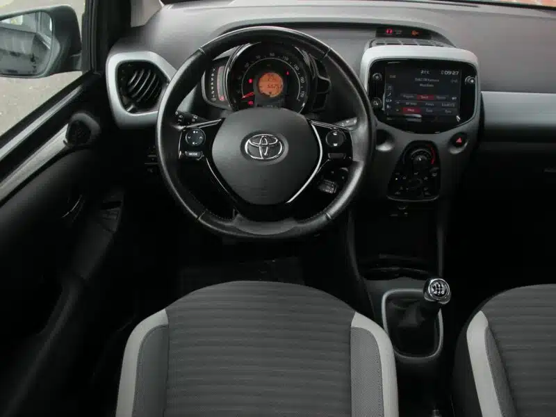 Toyota Aygo 11.2018*Navi*Klima*GrzaneFotele*Kamera*Esp*Led*BT*Alu*Android*GwarVGS II (2014-)