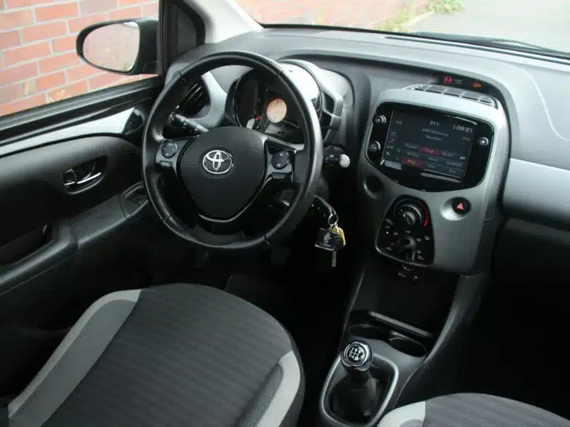 Toyota Aygo 11.2018*Navi*Klima*GrzaneFotele*Kamera*Esp*Led*BT*Alu*Android*GwarVGS II (2014-)