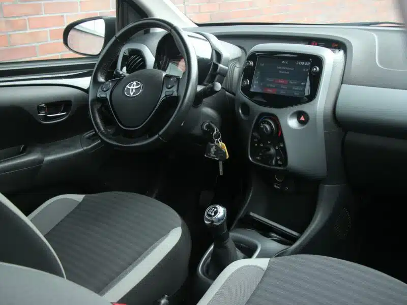 Toyota Aygo 11.2018*Navi*Klima*GrzaneFotele*Kamera*Esp*Led*BT*Alu*Android*GwarVGS II (2014-)