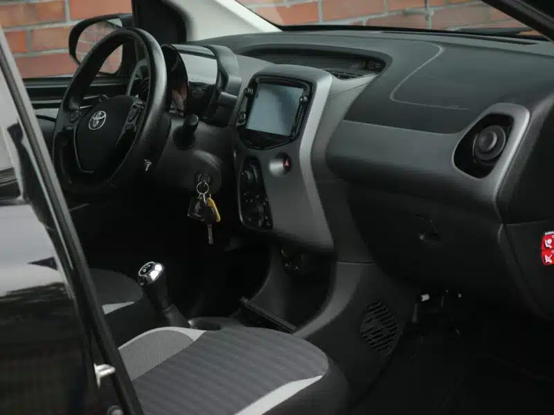 Toyota Aygo 11.2018*Navi*Klima*GrzaneFotele*Kamera*Esp*Led*BT*Alu*Android*GwarVGS II (2014-)